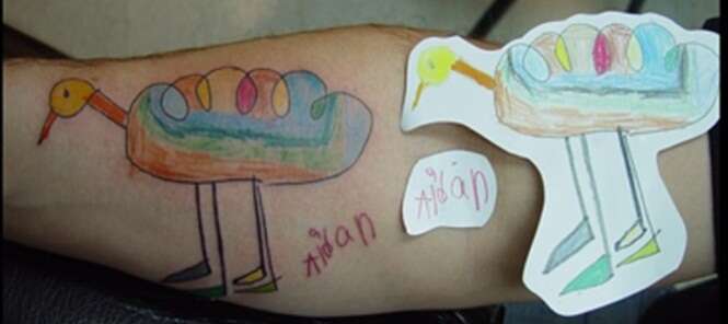 Confira imagens de pais que transformaram os desenhos dos filhos em tatuagens