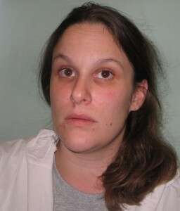 Mãe é inocentada de assassinato após esfaquear e matar vizinho pedófilo que abusou de seus filhos