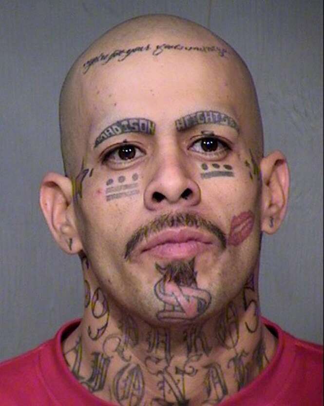 Pessoas que fizeram tatuagens bizarras no rosto
