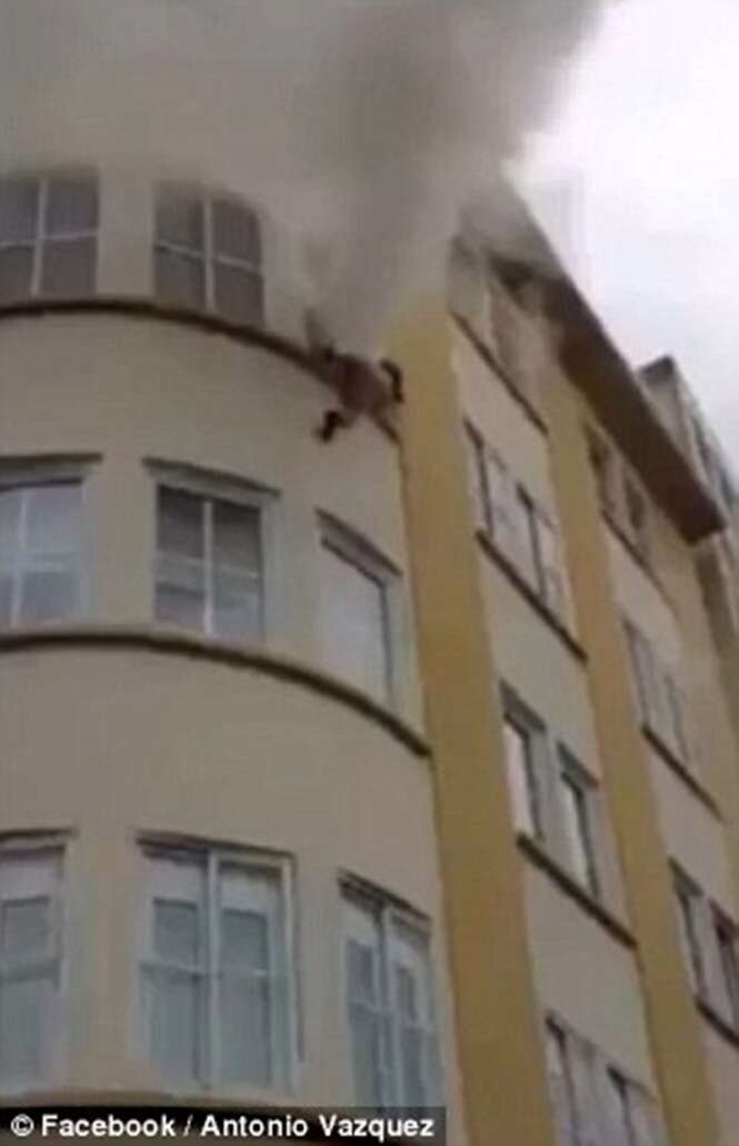 Mulher salta do 3º andar de prédio em chamas usando somente roupas íntimas