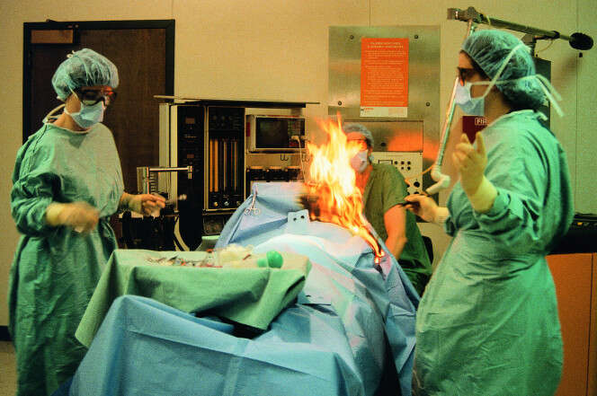 Paciente pega fogo durante operação em sala de cirurgia nos EUA