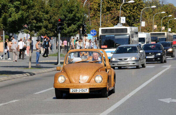 Carro em madeira