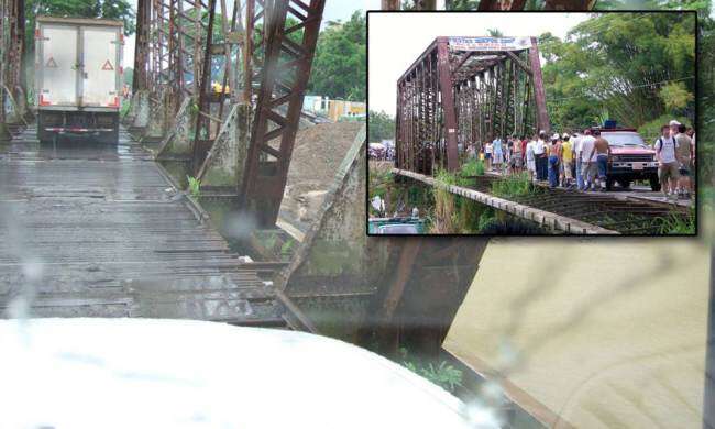 Quepos Bridge, Costa Rica