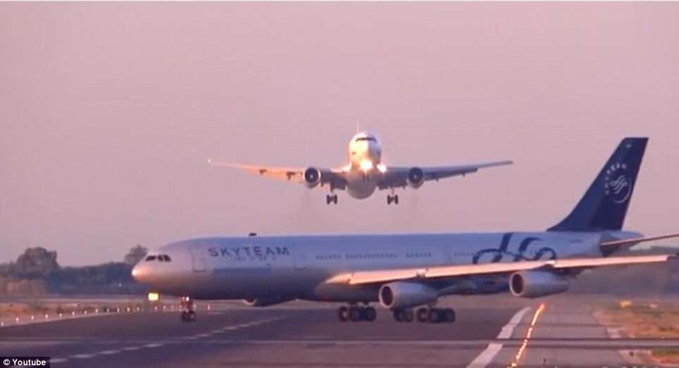 Dois aviões quase colidem em pista de aeroporto