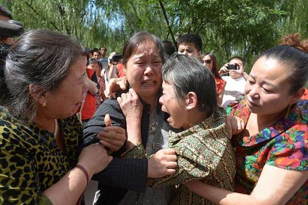 Mums Astonishing Reunion After 37 Years With Daughter