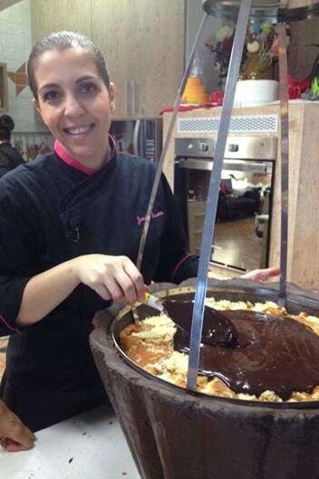 Brasileira cria cupcake gigante