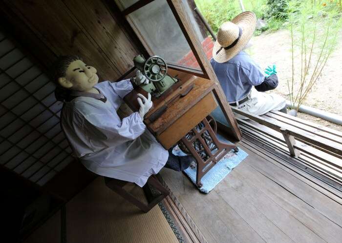 Scarecrows Illustrate Lives Of Japanese Countryside