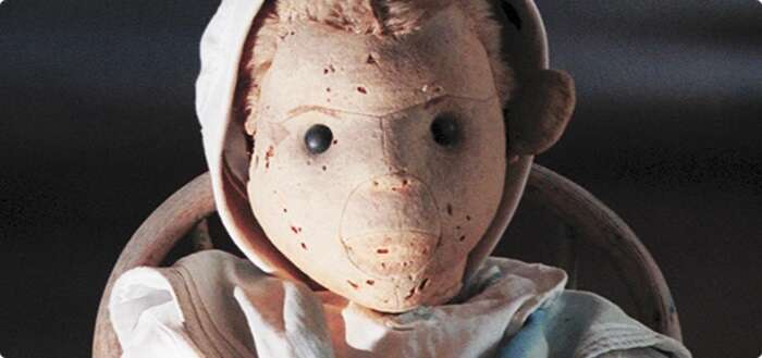 Conheça o boneco assombrado que amaldiçoa pessoas há mais de 100 anos