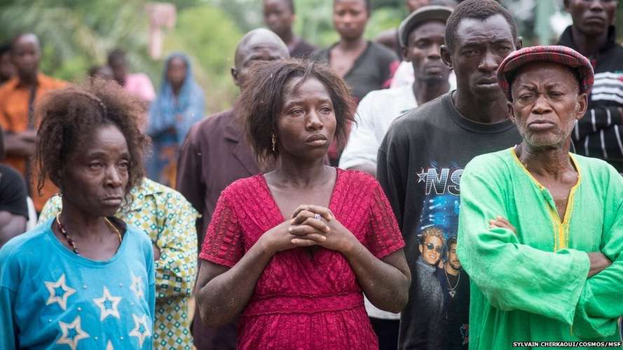 Mulheres mortas com vírus ebola “ressuscitam” e causam pânico