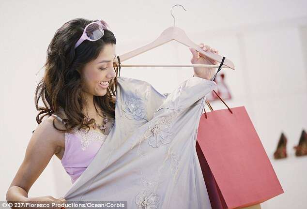 site permite que mulheres fiquem sempre na moda alugando roupas e acessórios