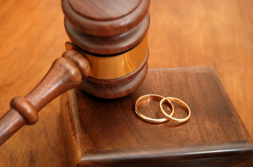Tribunal concede divórcio a homem que não suportar satisfaze sua esposa na cama