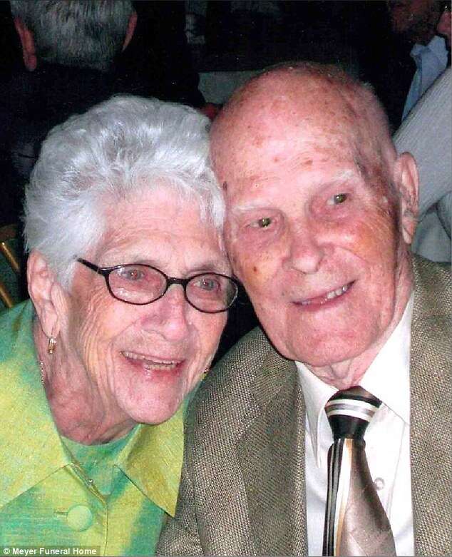 Idoso de 100 anos morre 28 horas depois de sua esposa falecer