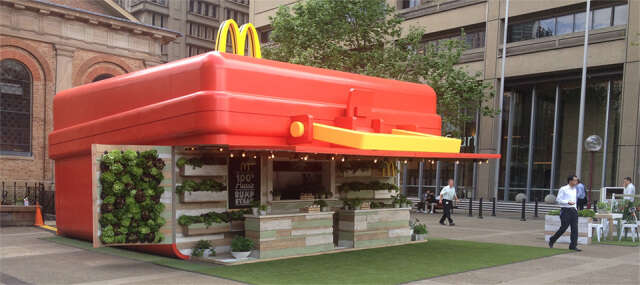 McDonalds inaugura filial em formato de lancheira