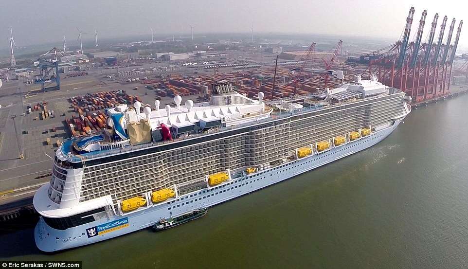 Navio de cruzeiro que possui até um parque de diversões vai começar a receber passageiros