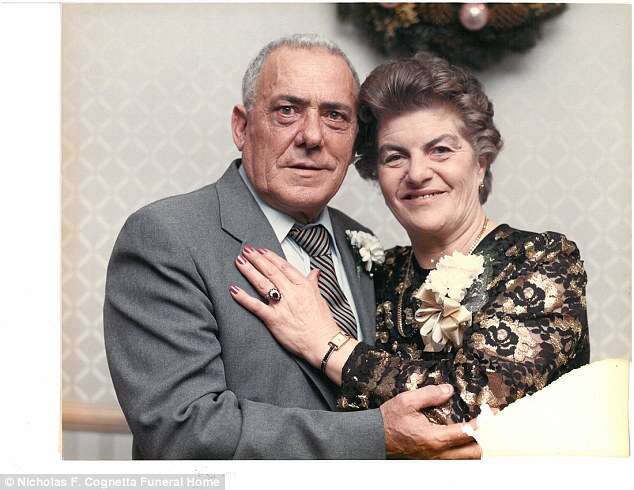 Idosos que passaram quase 70 anos casados morrem em minutos de intervalo um do outro