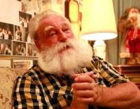 Papai Noel que passou anos trabalhando em empresa alemã, é demitido por ser considerado velho demais para a função