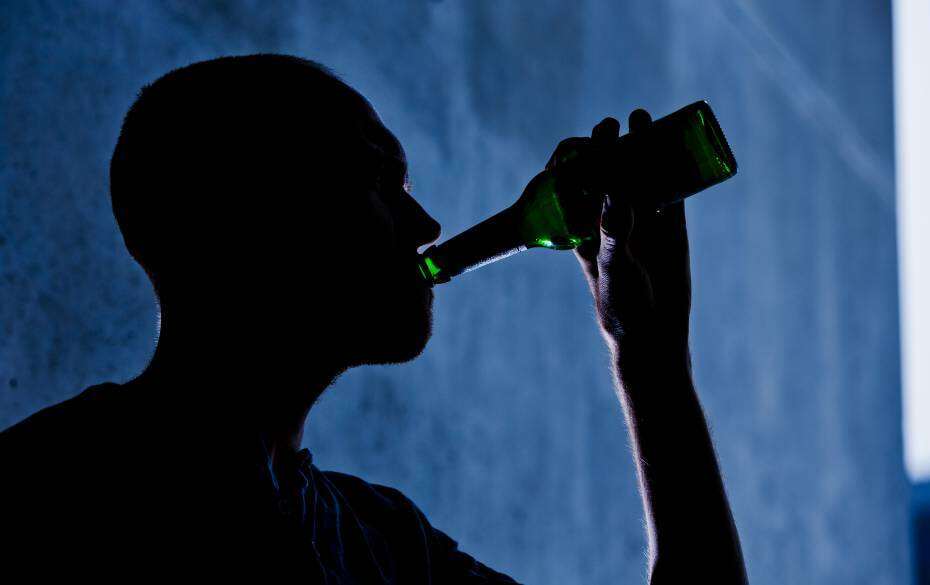 Beber apenas um copo de álcool por dia pode matar, diz estudo