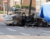 Homem é queimado até a morte após bater carro a 160 km/h durante tentativa de fugir de pessoas armadas