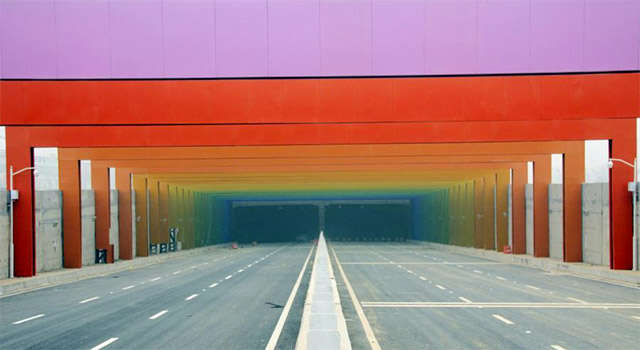Primeiro túnel de arco-íris do mundo é construído pela China
