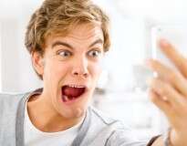 Estudo revela que homens que tiram muitas selfies estão sujeitos a se tornarem psicopatas