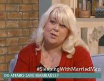 Viciada em “ser amante” diz que ajuda casais salvarem casamento ao dormir com maridos descontentes