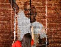 Mulher cria incrível obra de arte reaproveitando 20 mil saquinhos usados de chá
