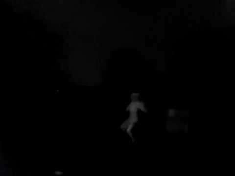 Vídeo assustador mostra suposto alien filmado por testemunha