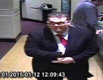 Homem elegante invade banco e rouba cerca de 14 mil reais usando apenas uma caneta