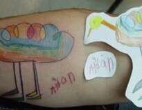 10 pais que transformaram os desenhos dos filhos em tatuagens
