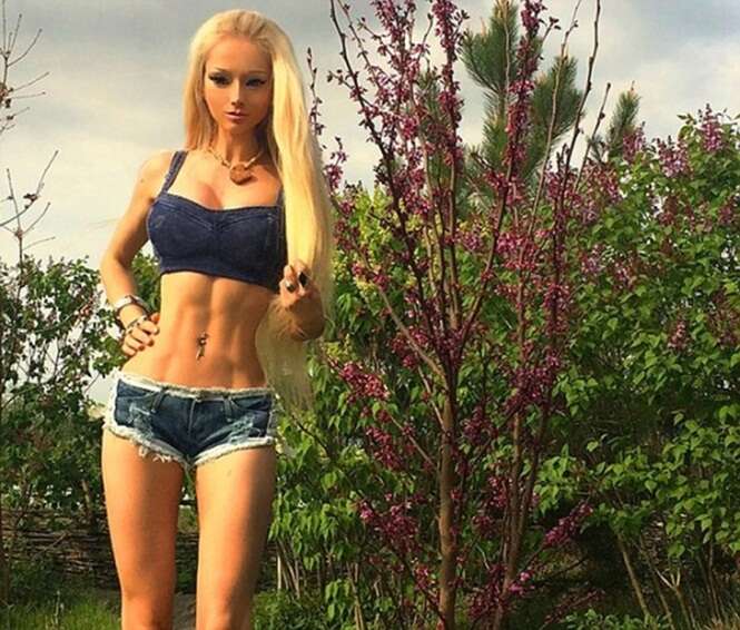 Barbie humana admite ter usado Photoshop em suas fotos