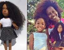 Mãe cria boneca de pele negra para fazer com que filhas se sintam valorizadas