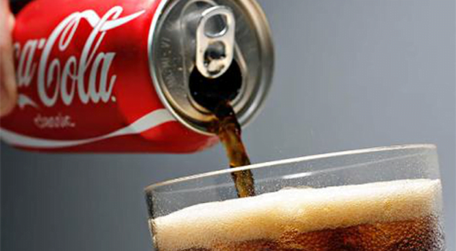 Descubra o que a Coca-Cola faz em seu corpo