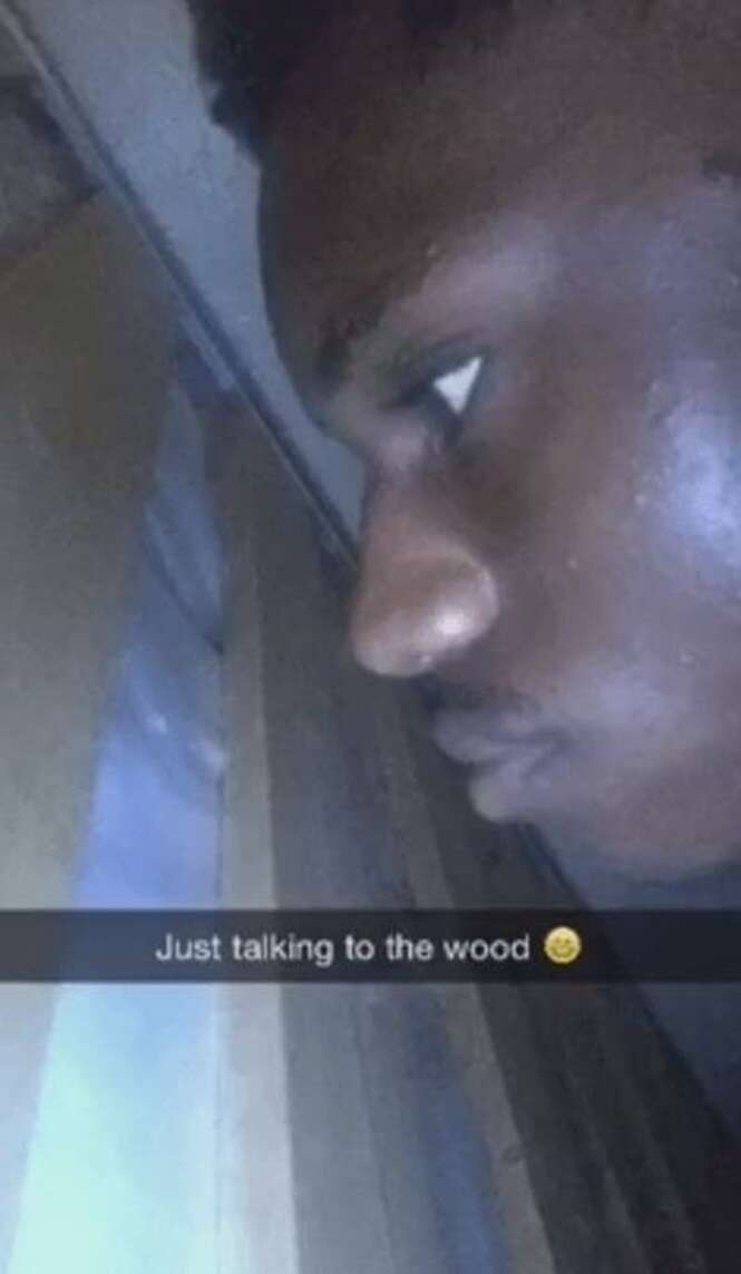 Guy Snapchats Himself Hiding Under Girls Bed After Her Mom Came Home Early