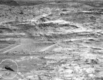 Nave espacial aparentemente igual à do filme Star Wars é vista em Marte