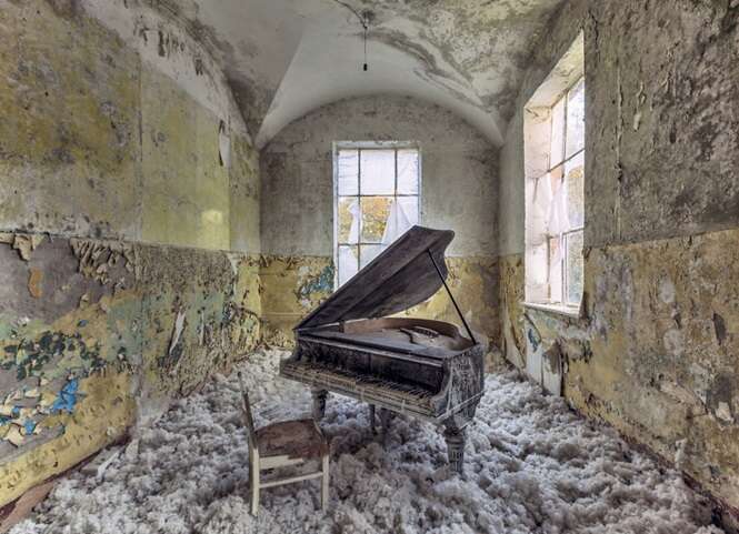 old abandoned piano