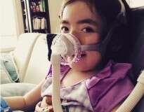 Menina de 5 anos que passou toda a vida lutando contra doença incurável escolhe morrer ao invés de enfrentar mais tratamento em hospital