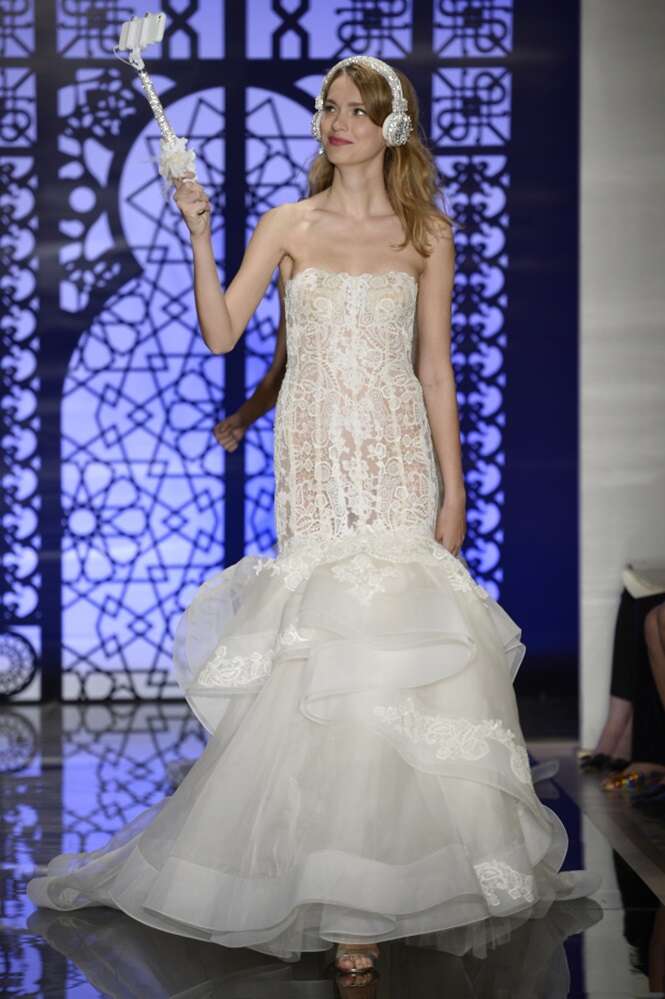 Reem Acra Bridal Fall/Winter 2016 Runway Show