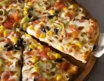 Cientistas revelam truque simples para diminuir em um terço as calorias presentes em uma pizza