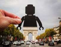 Artista dá nova vida a monumentos com recortes de papel