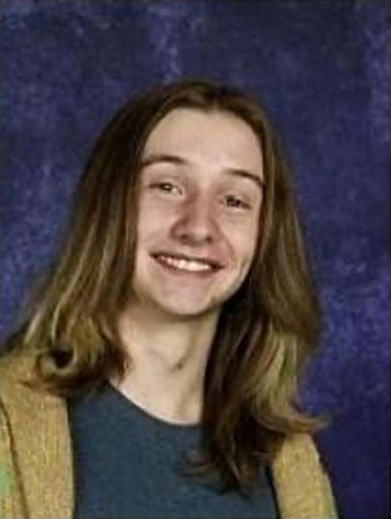 Corpo de adolescente desaparecido há sete anos é encontrado em chaminé de casa