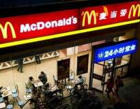 Clientes de McDonald’s em Hong Kong comem ao lado de cadáver de moradora de rua que passou 7 horas morta dentro de lanchonete sem que ninguém notasse