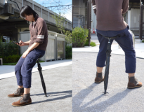 Guarda-chuva inovador que pode ser usado como cadeira é lançado no Japão