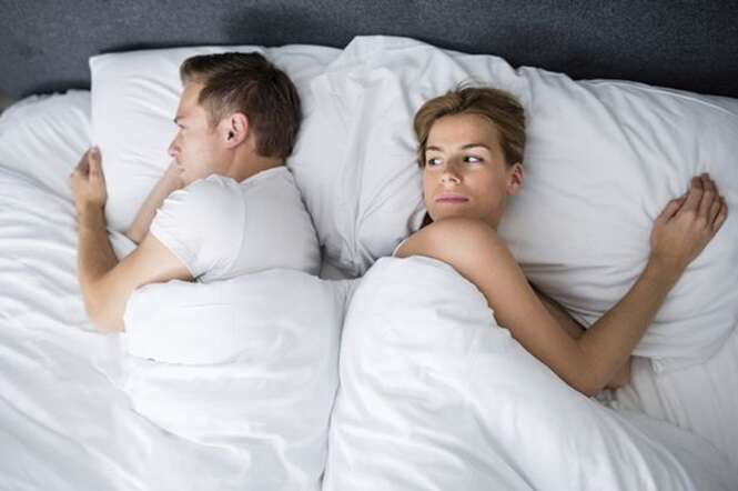 Pessoa que dorme do lado direito da cama é mais propensa a ser mal-humorada