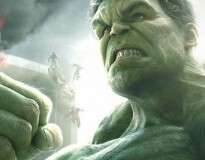 Imagem capturada em banheiro público mostra como alguém pode se transformar em Hulk quando precisa de papel higiênico