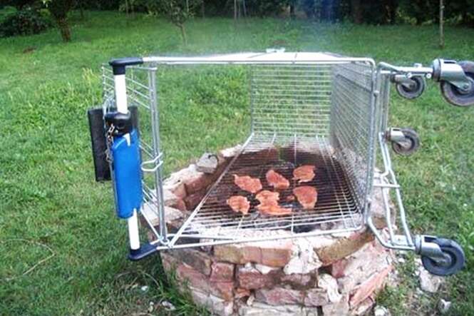 Amantes de churrasco que deram um jeitinho para assar suas carnes