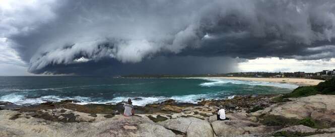 Fenômeno incrível cria nuvem tsunami e deixa moradores amedrontados na Austrália