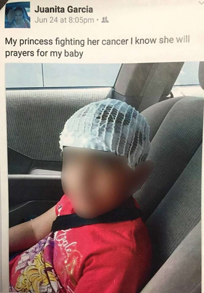 Mãe raspa cabeça da filha de 7 anos e a convence de que está com câncer terminal para poder conseguir dinheiro
