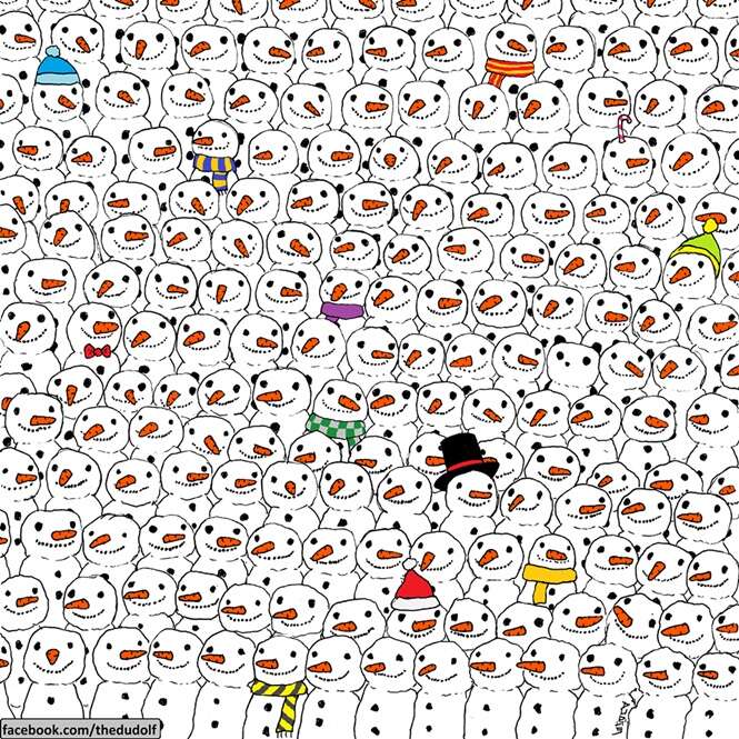 Imagem de panda escondido no meio de bonecos de neve faz enorme sucesso no Facebook