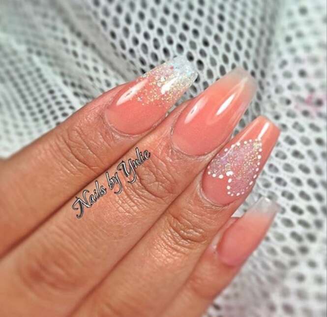 via Instagram / @nailsbyyulie 