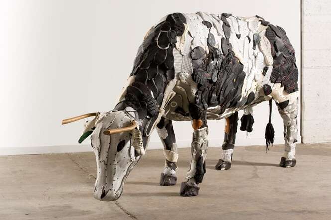 Artista cria esculturas incríveis de animais usando materiais nada convencionais